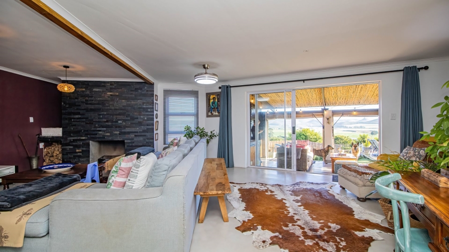 5 Bedroom Property for Sale in Fraaiuitsig Western Cape